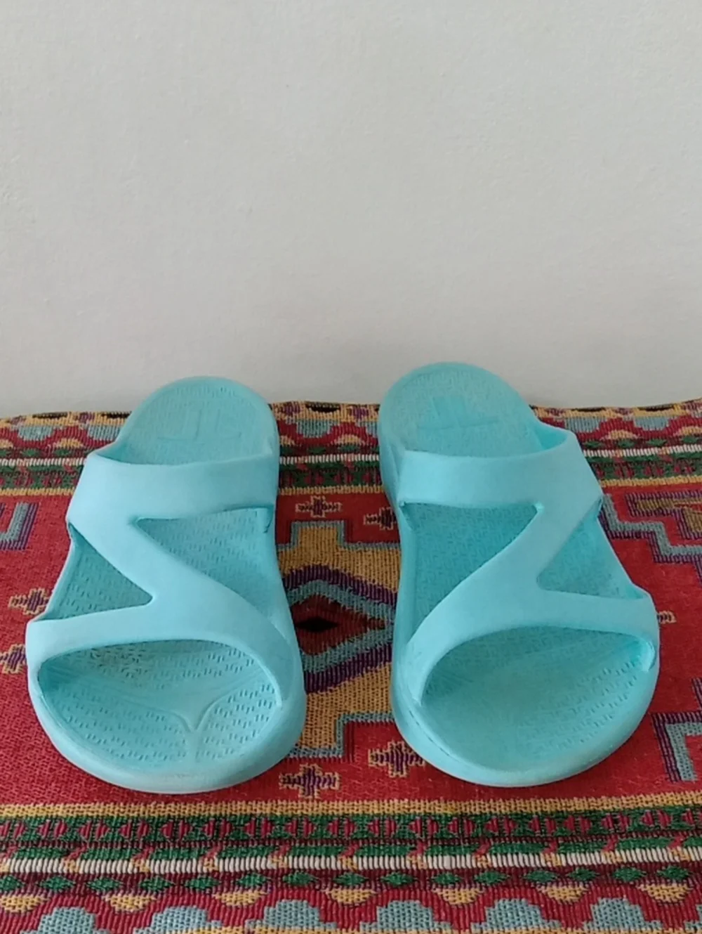 Telic Turquoise Women's Slip-On Sandals XS Size 7